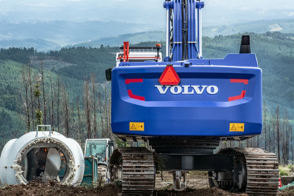 Operations to remove and transport waste from the dismantling of 10 wind turbines at the Vergão Wind Farm, Proença-a-Nova